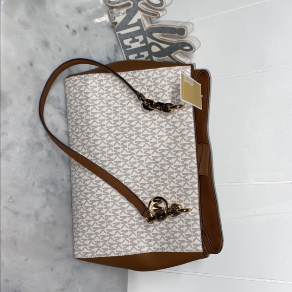 NEW Michael kors purse
